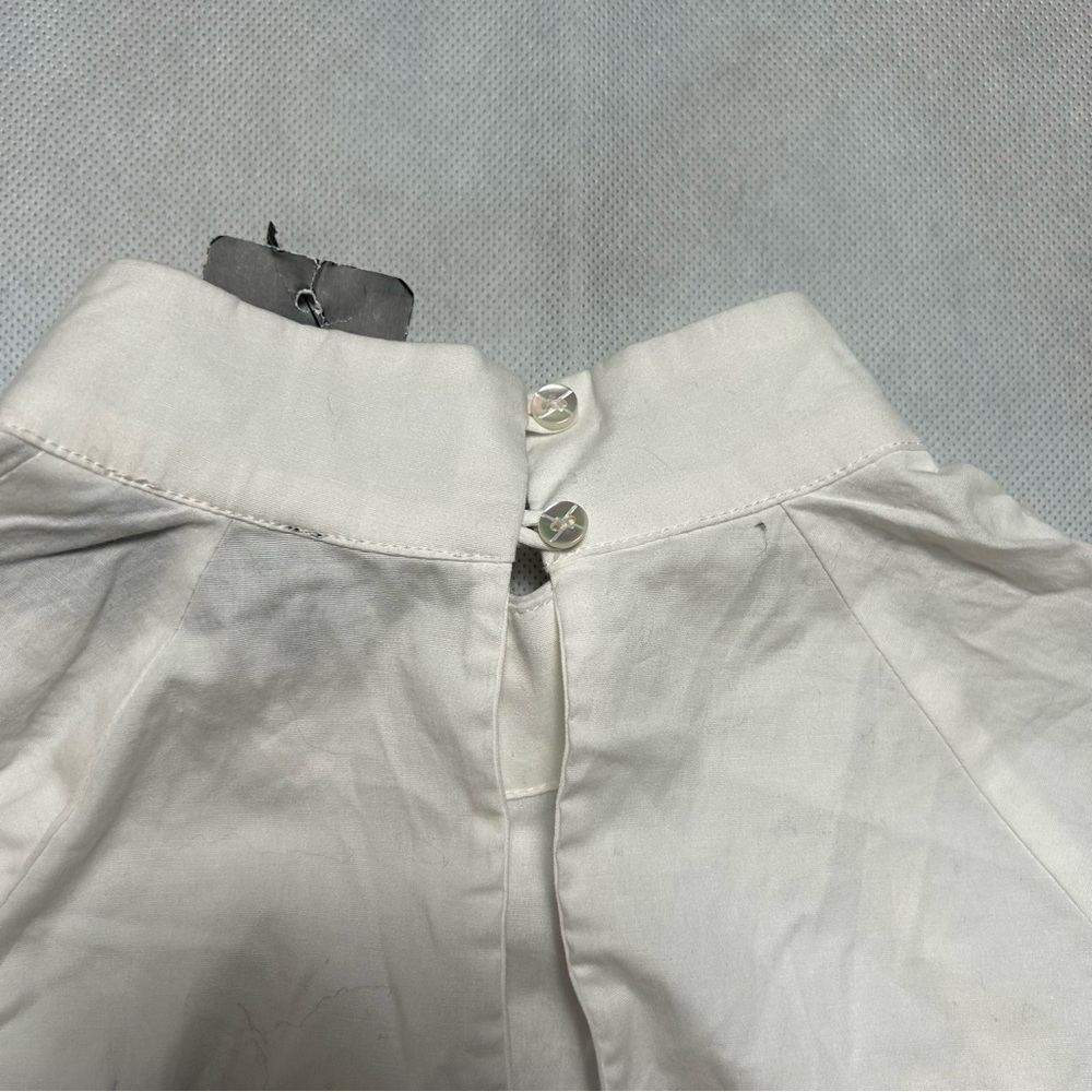 Nicole Miller white ruffle 3/4 sleeve much neck top NWT size small - Picture 6 of 6